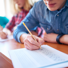 Étudiant confiant et serein avant un examen